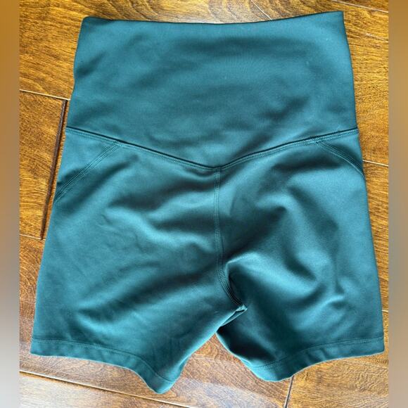 Girlfriend Collective High Rise Run Shorts Green Compression Women’s Extra Small - Picture 2 of 4